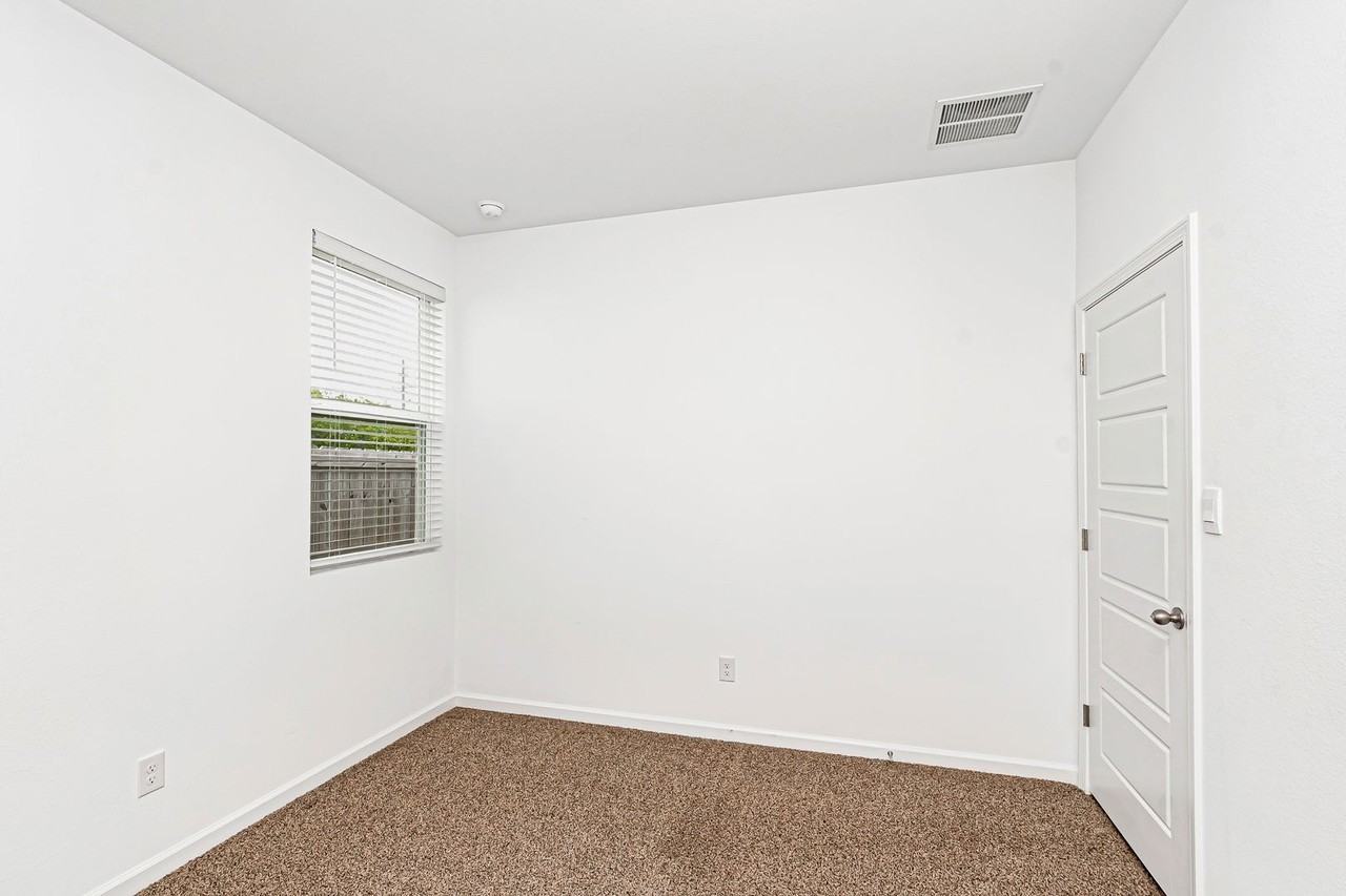 910 Drago Dr - Photo 6 of 14