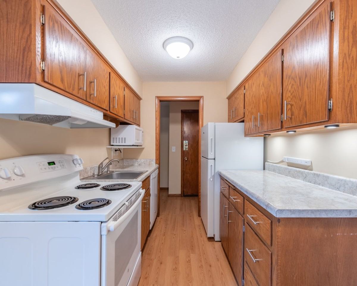 Lucia Lane Apts - Photo 5 of 27