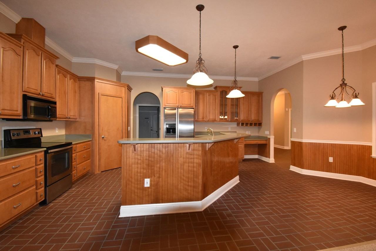 2414 Sw 98th Dr - Photo 2 of 27