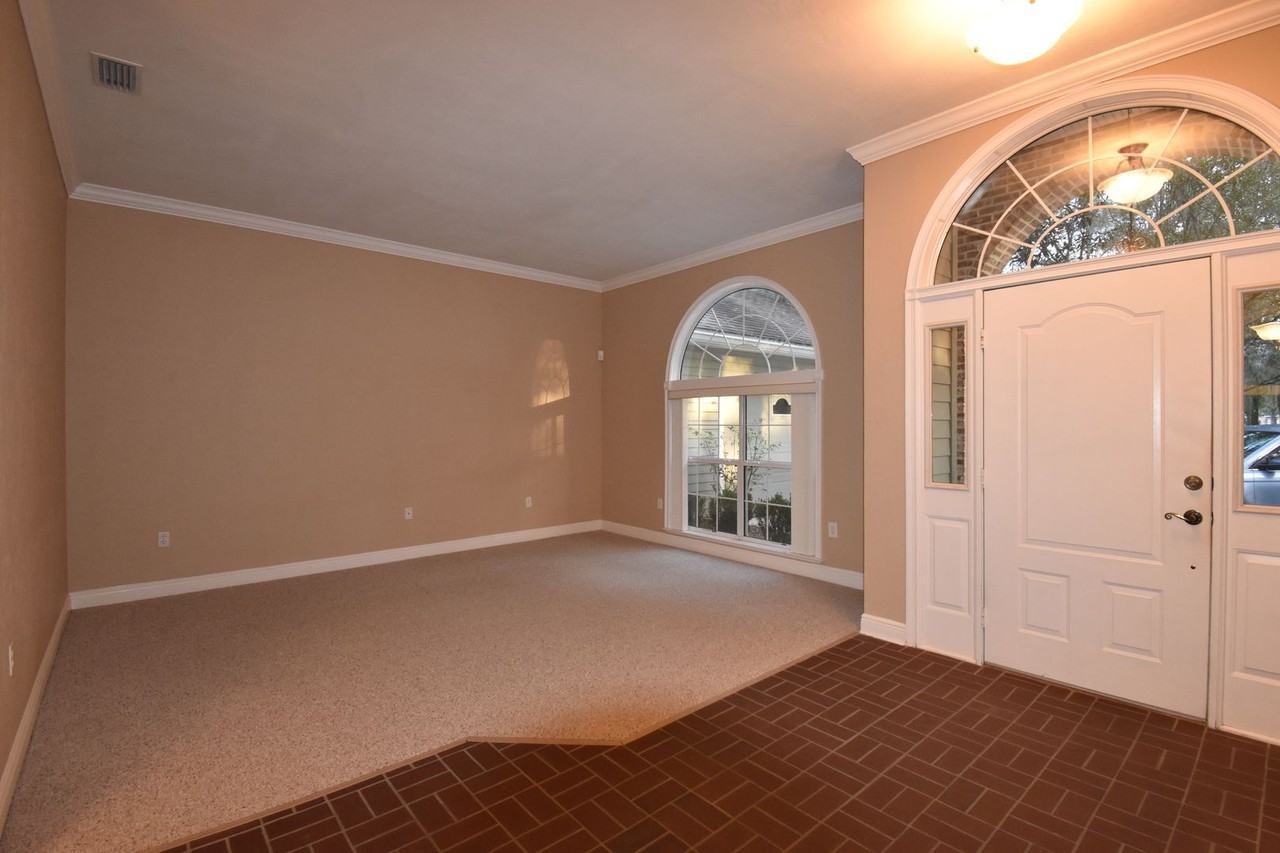 2414 Sw 98th Dr - Photo 3 of 27