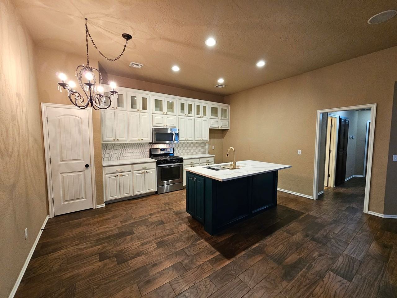15000 Kyle Dr #B - Photo 6 of 20