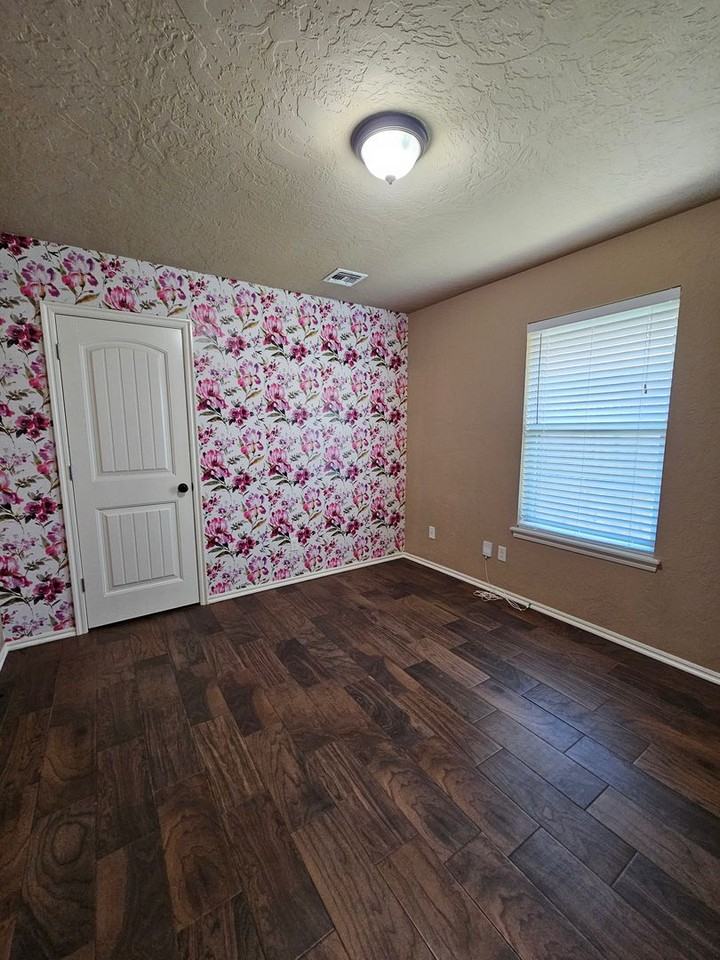 15000 Kyle Dr #B - Photo 7 of 20