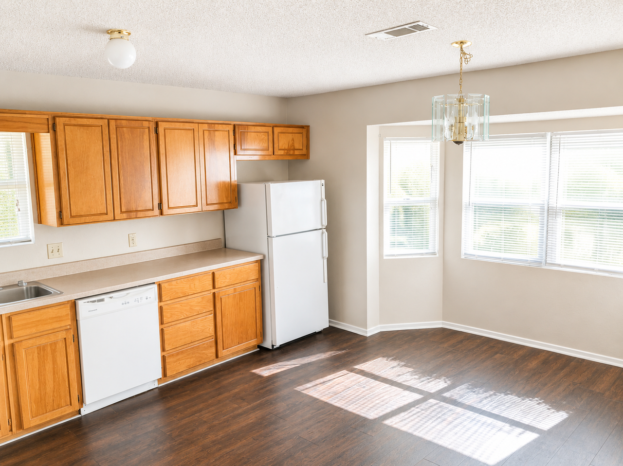 2605 Transit Dr - Photo 2 of 8