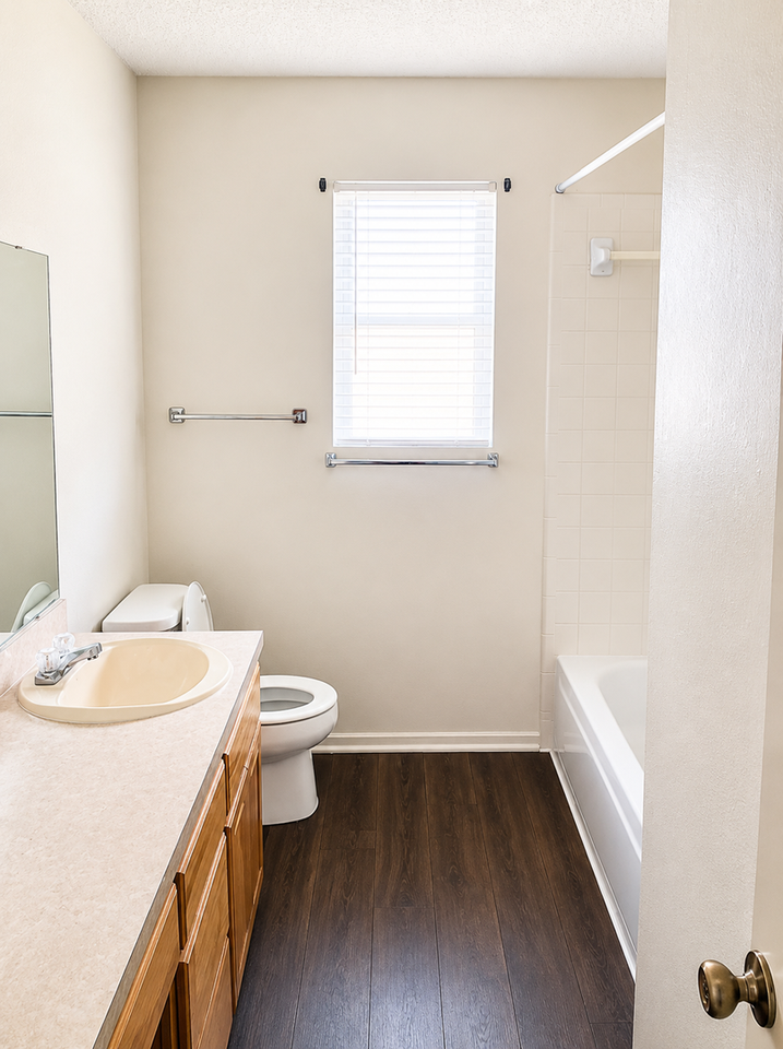 2605 Transit Dr - Photo 7 of 8