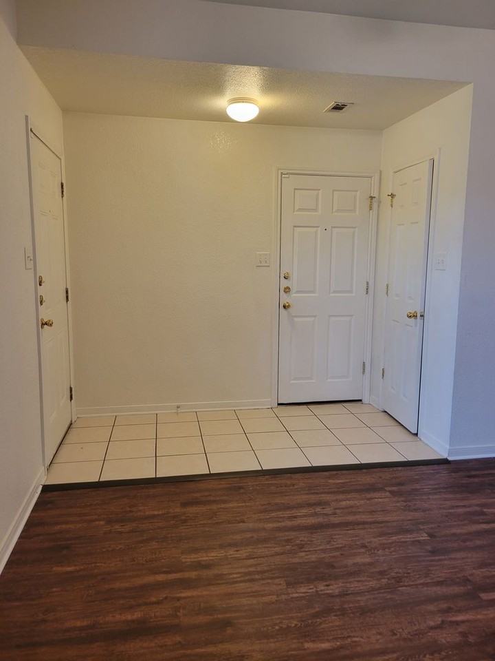 223 E Beeline Ln - Photo 3 of 20