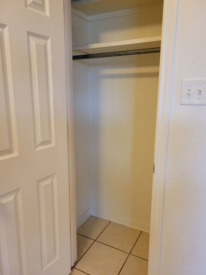 223 E Beeline Ln - Photo 4 of 20