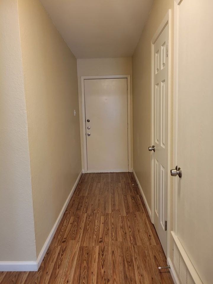 1229 Preswick Cir - Photo 2 of 21