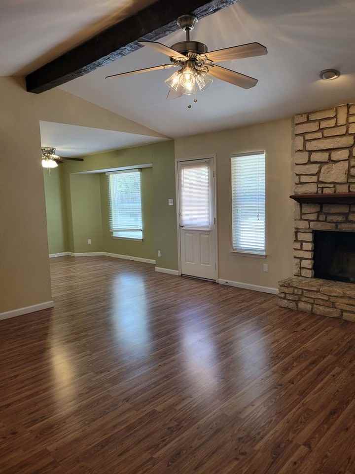 1229 Preswick Cir - Photo 4 of 21