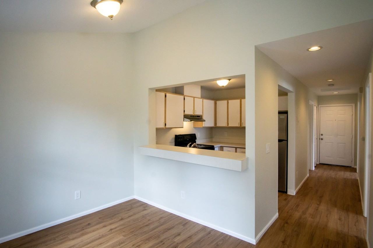 245 Sw Hooker St #07 - Photo 4 of 18