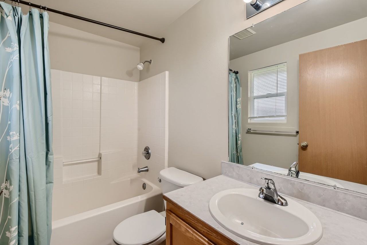5914 106th Pl Ne - Photo 5 of 20