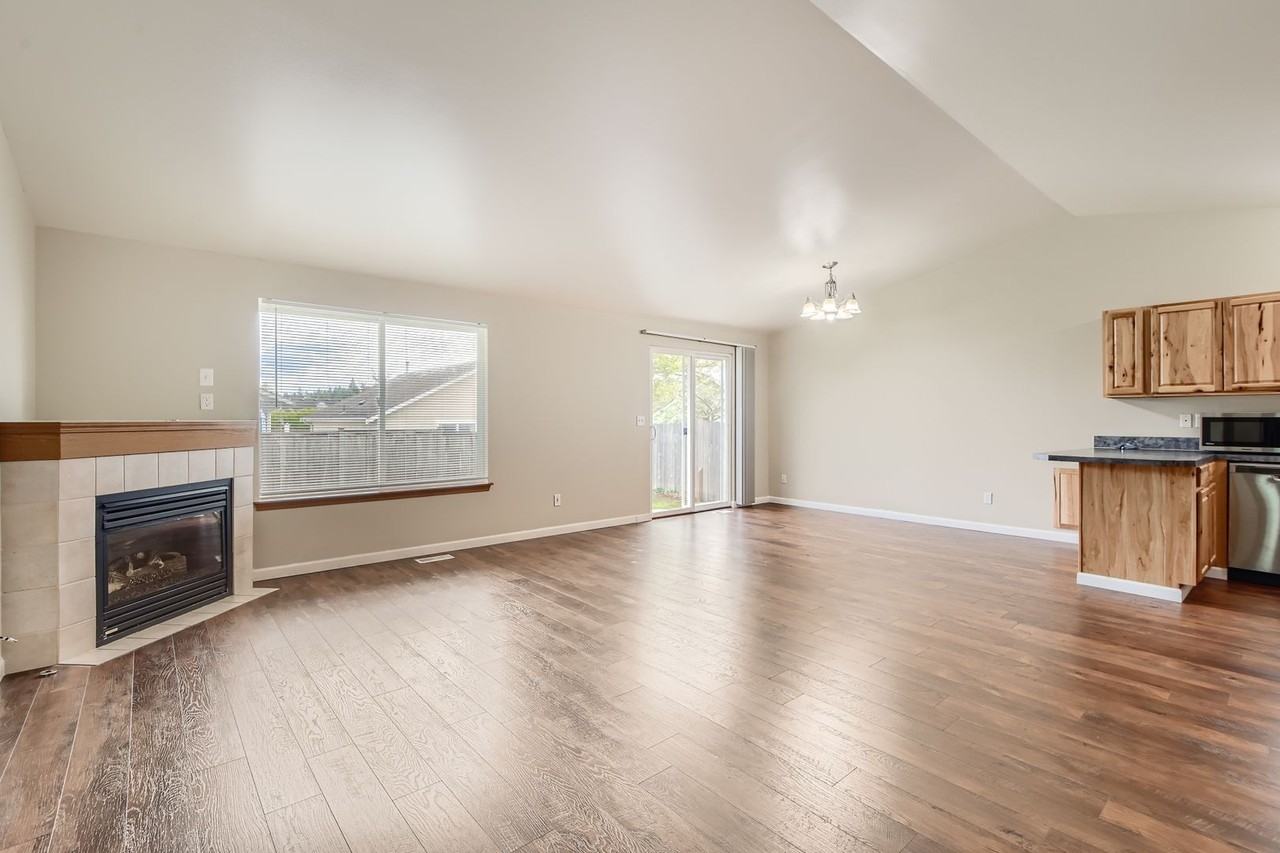 5914 106th Pl Ne - Photo 7 of 20