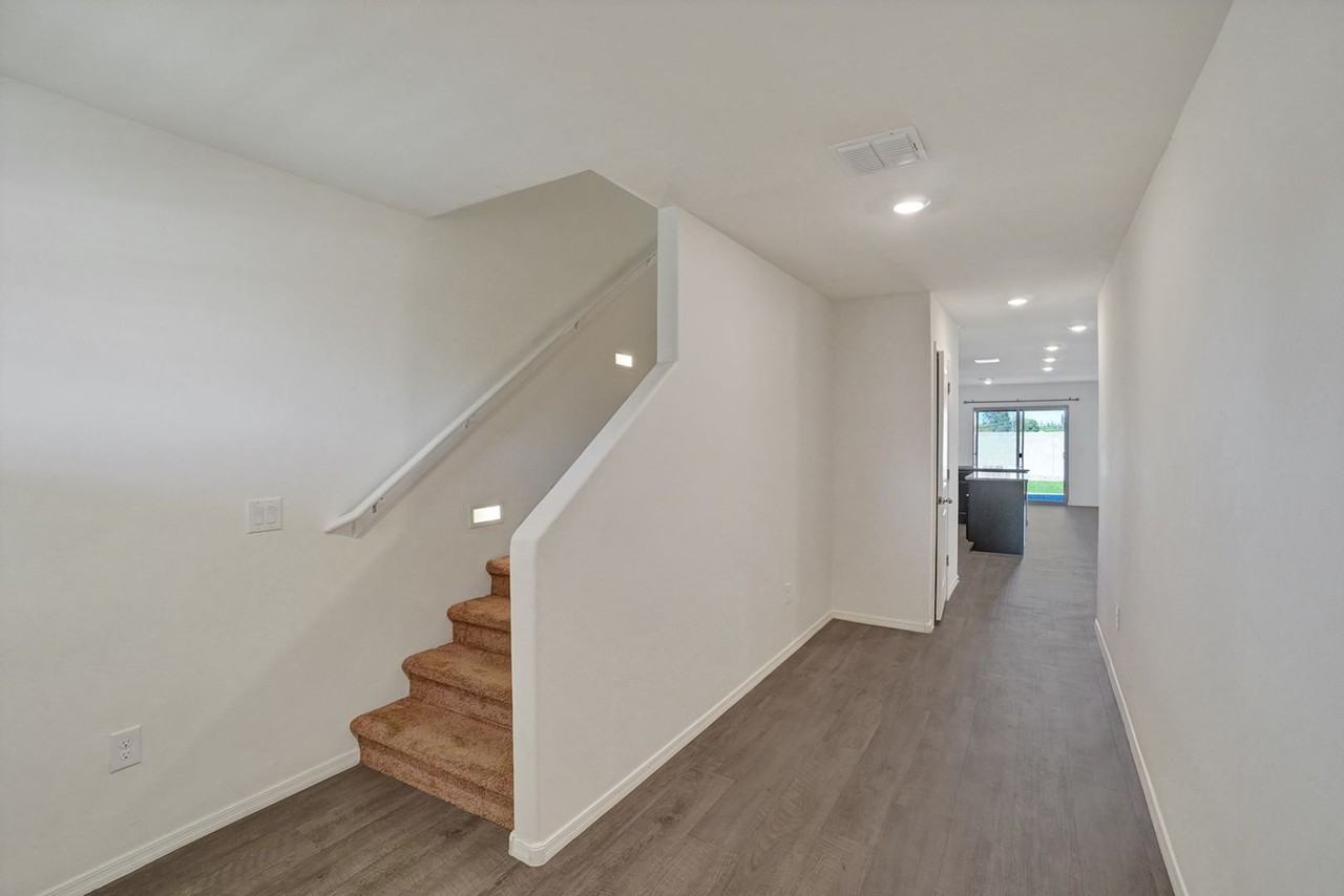 4051 E Braddock Dr - Photo 3 of 26