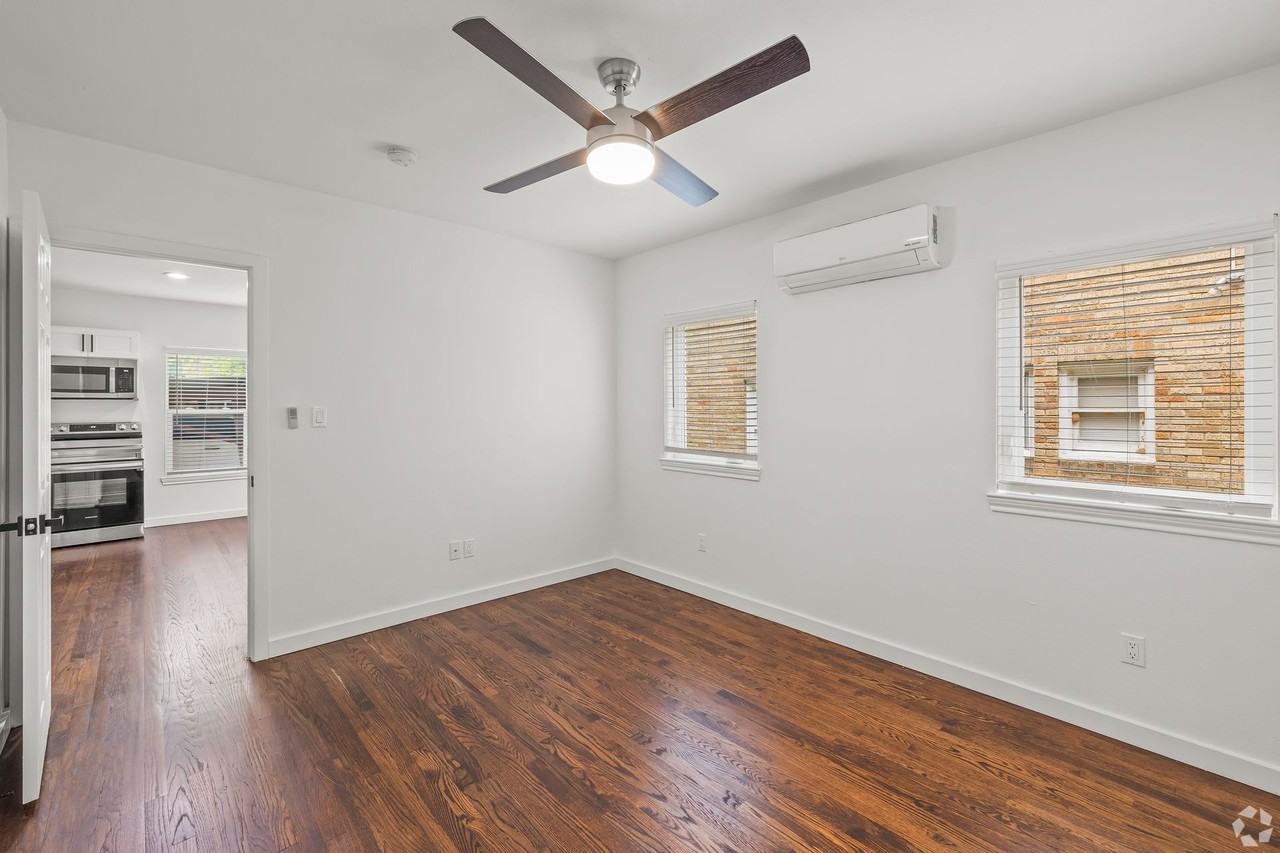 5910 Oram St - Photo 4 of 7