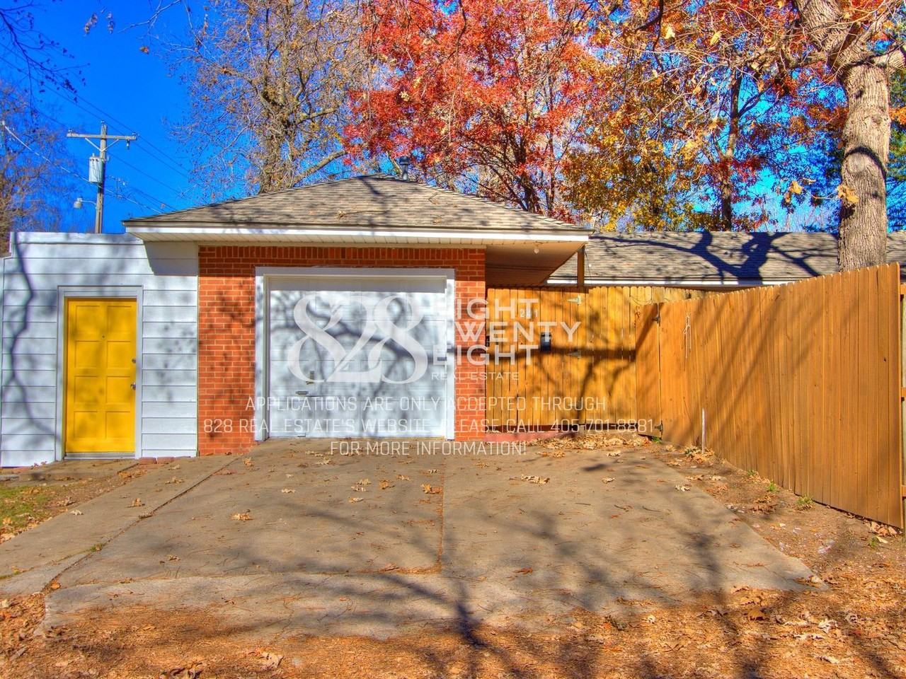 241 Emelyn St - Photo 3 of 39
