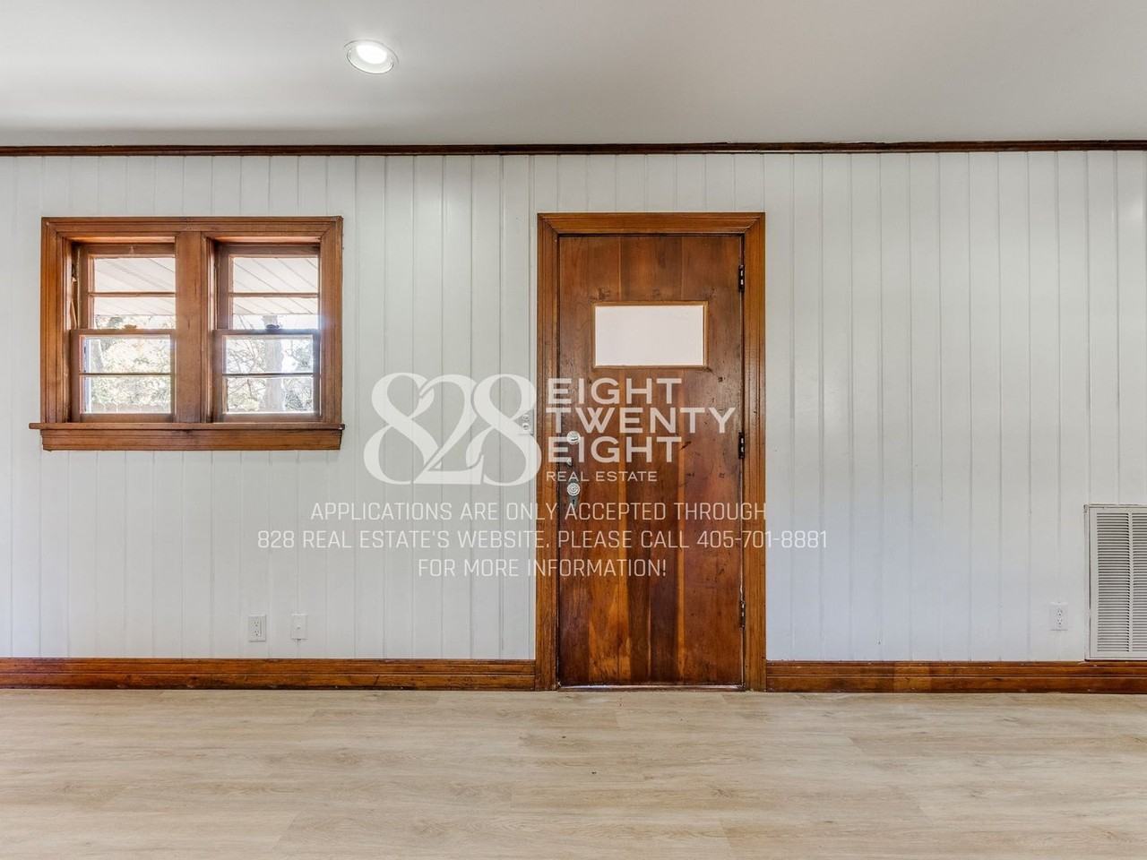 241 Emelyn St - Photo 6 of 39
