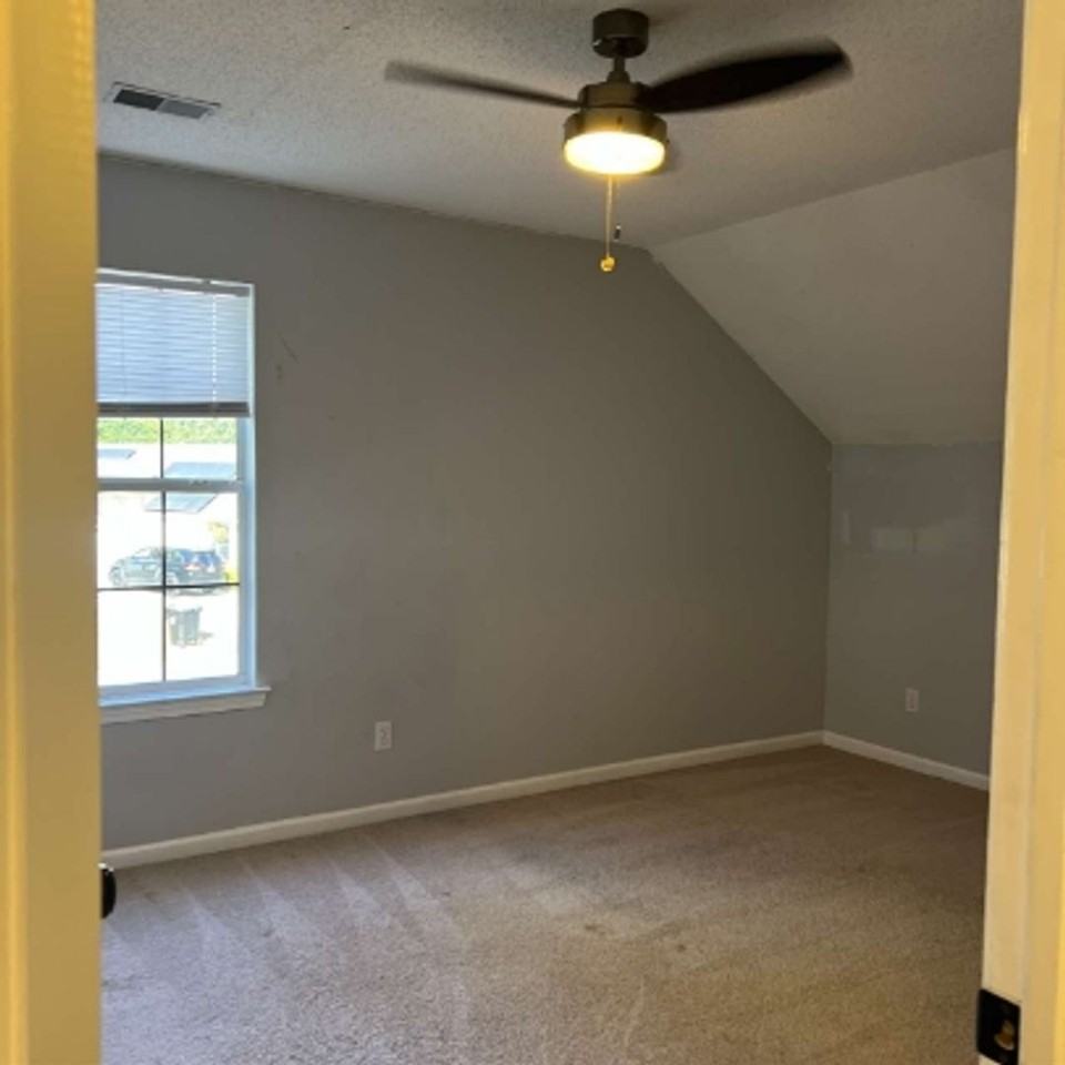 161 Stoney Xing - Photo 4 of 13