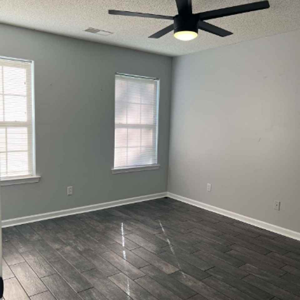 161 Stoney Xing - Photo 5 of 13