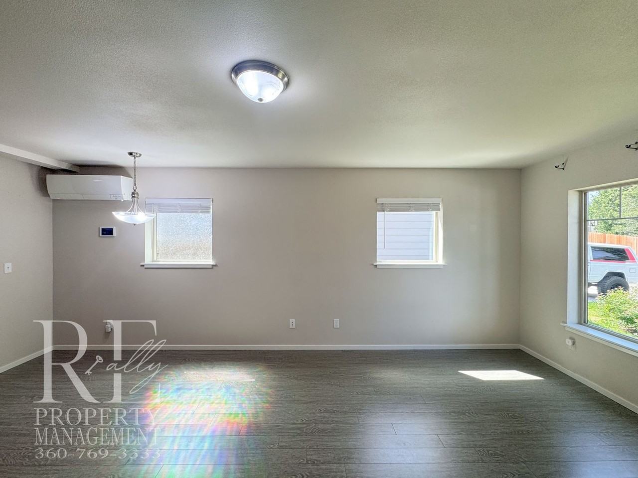 690 Se Olga Cirs - Photo 2 of 24
