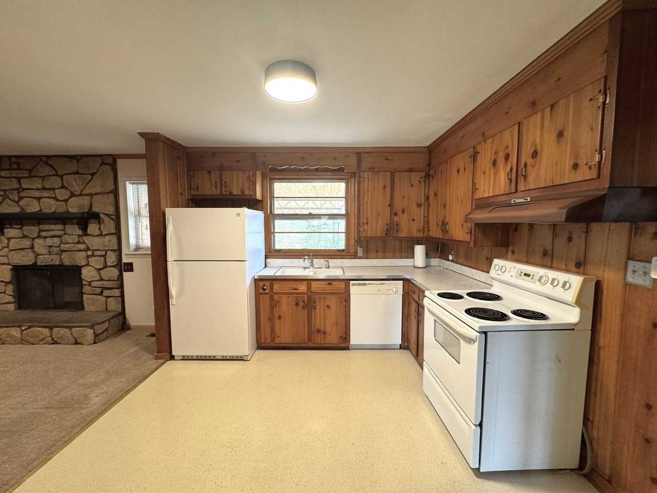 2007 Forrest Green Dr - Photo 4 of 16