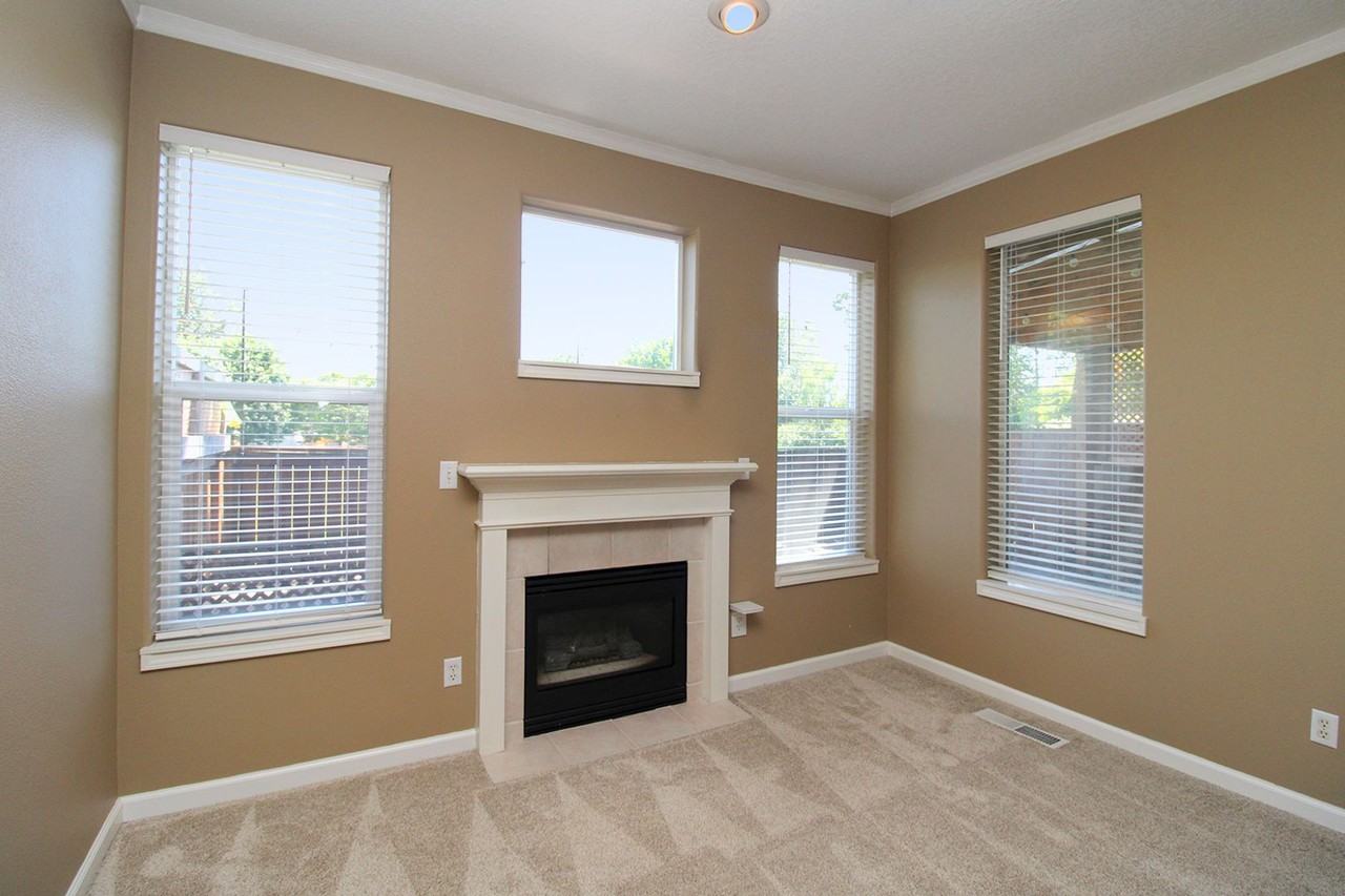 10722 Ne 5th Ave - Photo 6 of 33