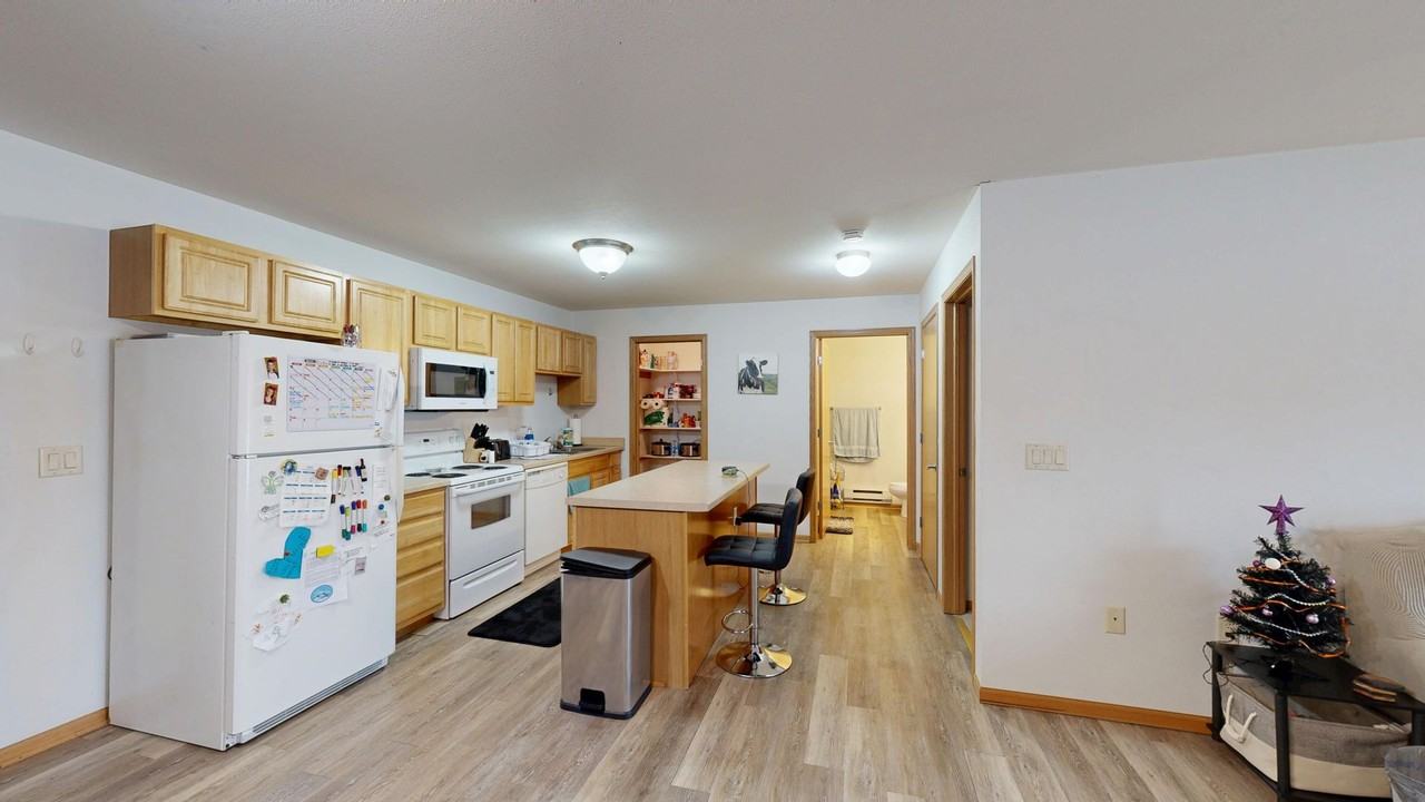106 N Silver St - Photo 2 of 10