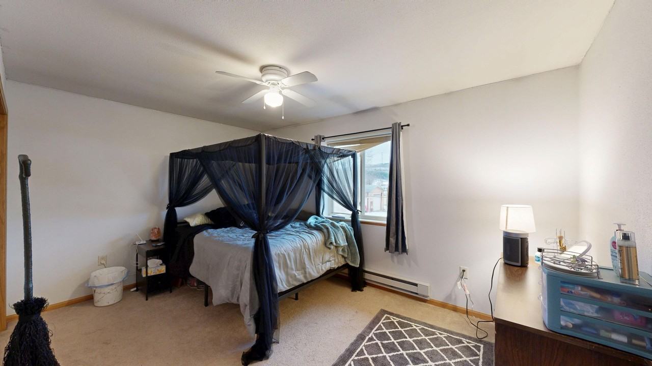 106 N Silver St - Photo 5 of 10