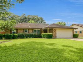 featured image of 805 Bluebonnet St