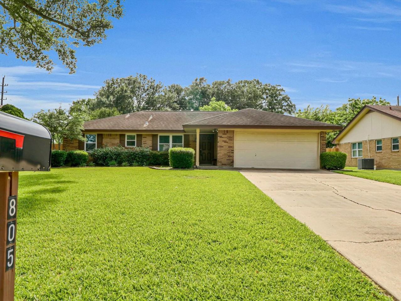 805 Bluebonnet St - Photo 6 of 45