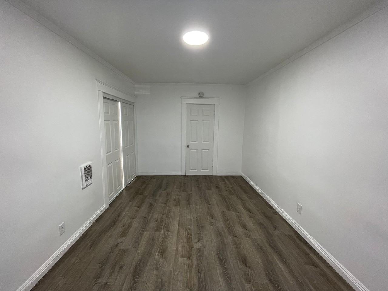 417 W 10th St - Photo 3 of 23