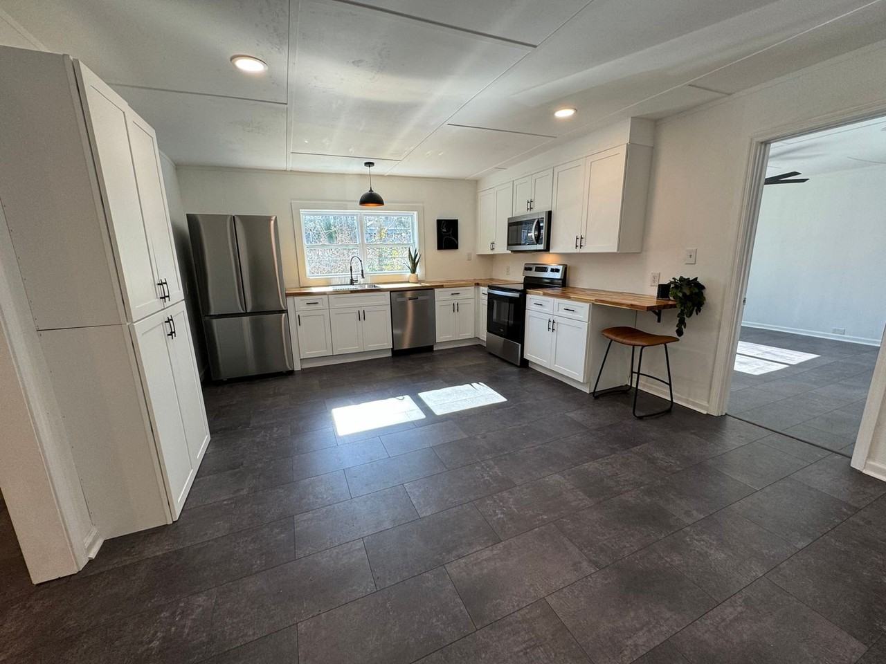 818 Maple Avenue - Photo 5 of 22