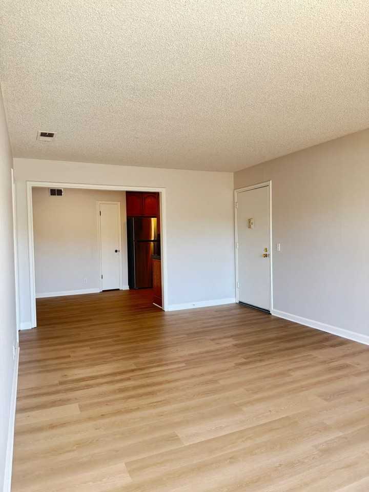 781 N Fair Oaks Ave #6 - Photo 4 of 23
