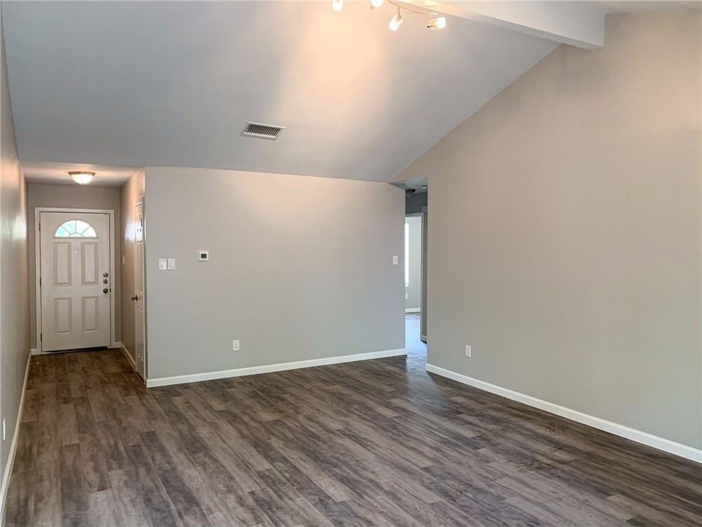 11640 Parkfield Dr - Photo 3 of 20