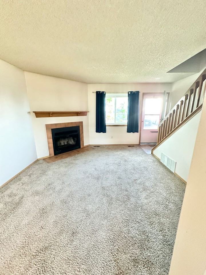 1329 Soaring Eagle Dr - Photo 2 of 15