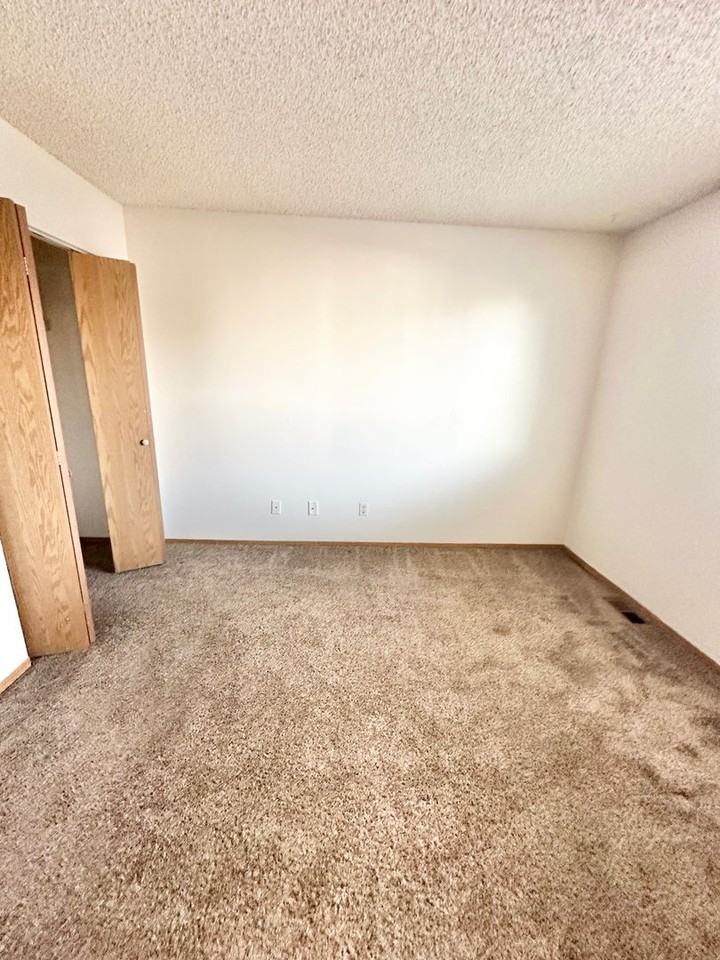 1329 Soaring Eagle Dr - Photo 5 of 15