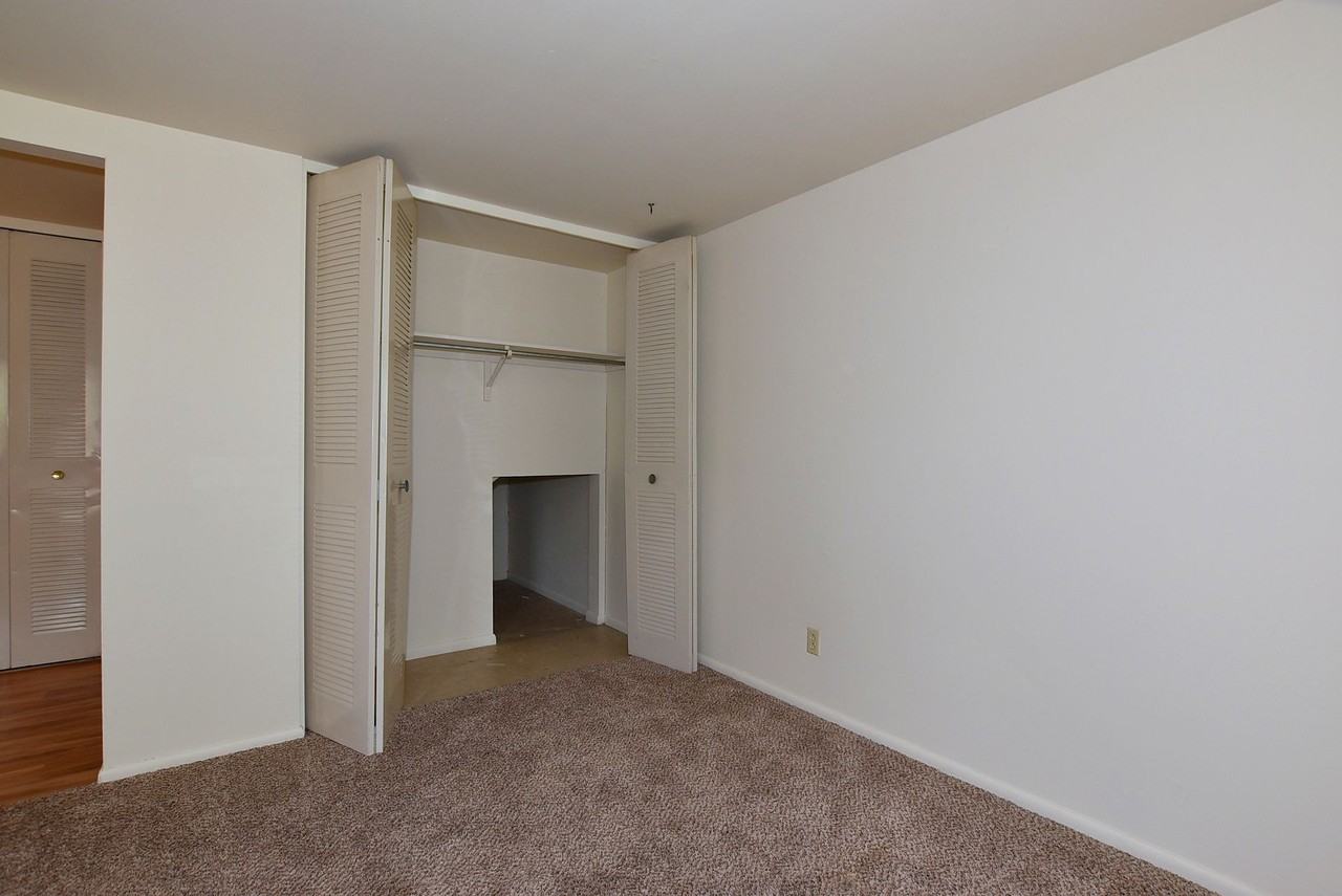 Varsity - Photo 7 of 18