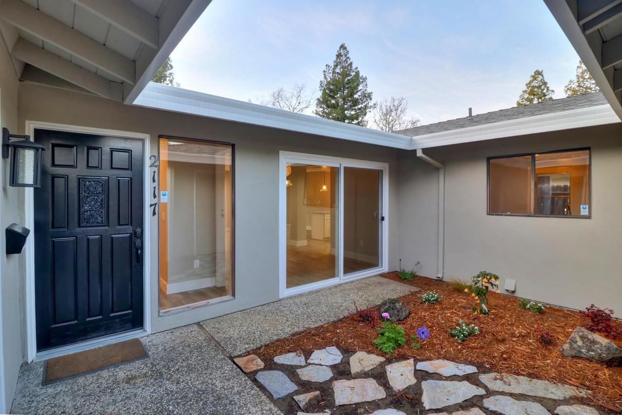 2117 Espana Ct - Photo 3 of 18