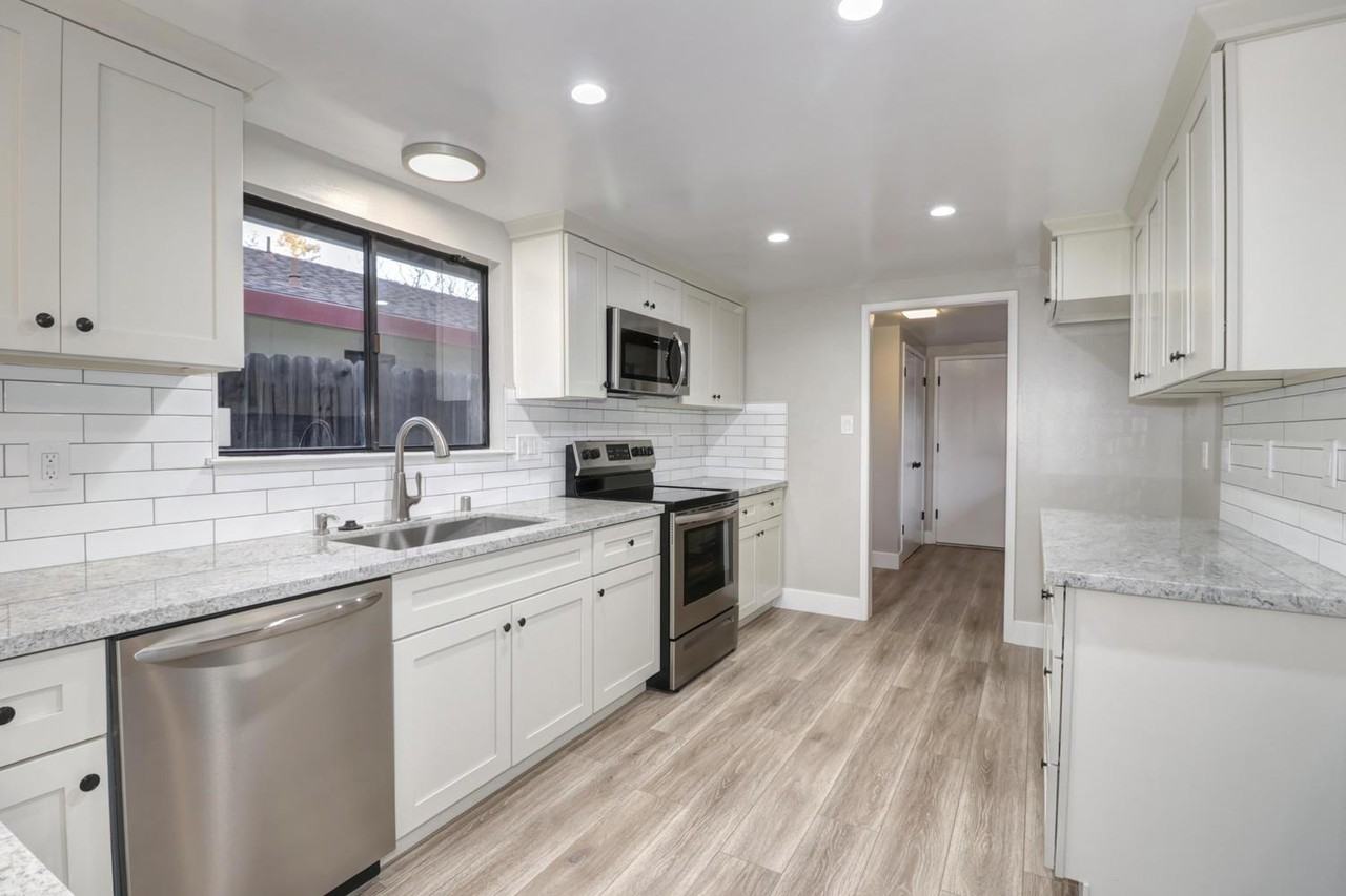 2117 Espana Ct - Photo 5 of 18