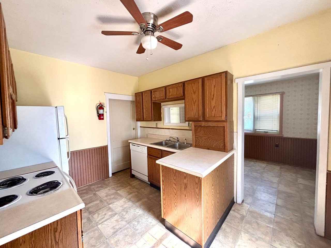 1619 Pierre St #A - Photo 6 of 19