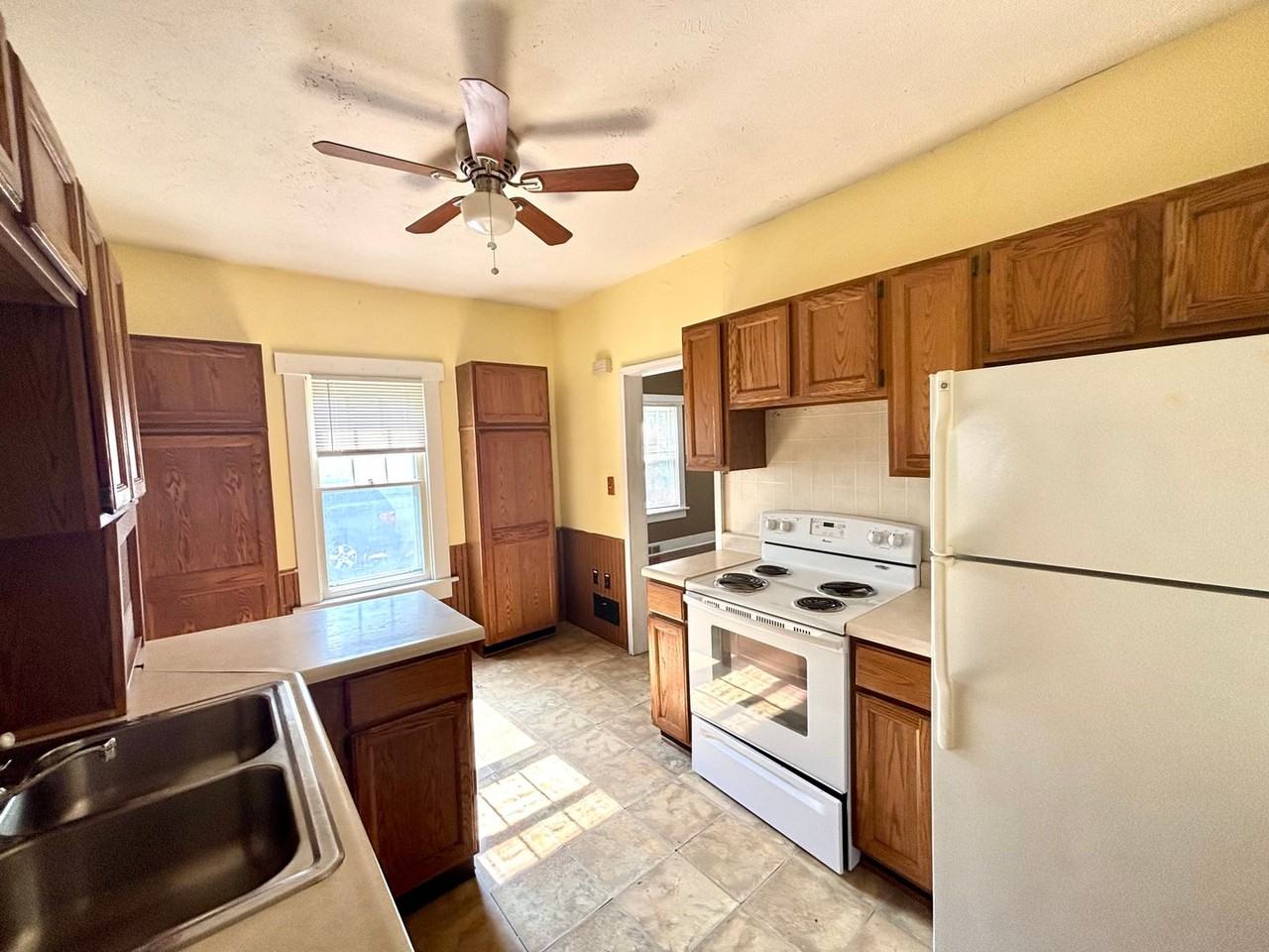 1619 Pierre St #A - Photo 7 of 19