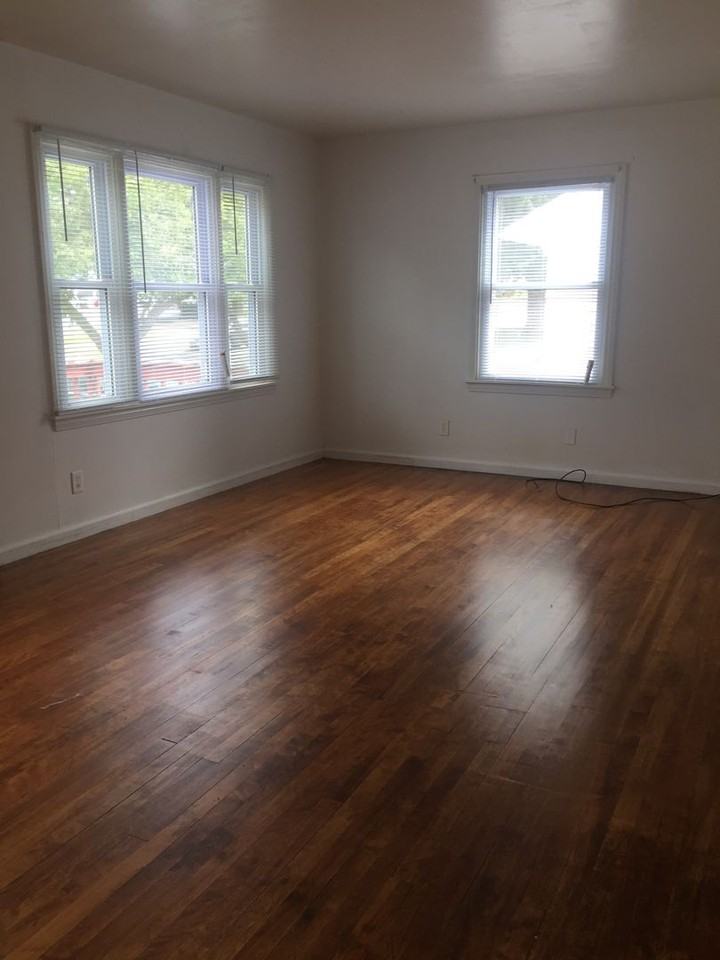1126 Lorraine Ave - Photo 2 of 9
