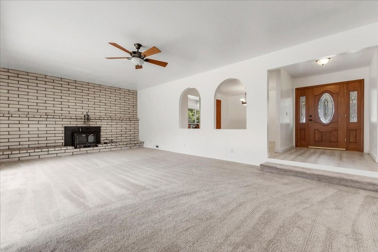 9520 Tan Oak Way - Photo 3 of 30