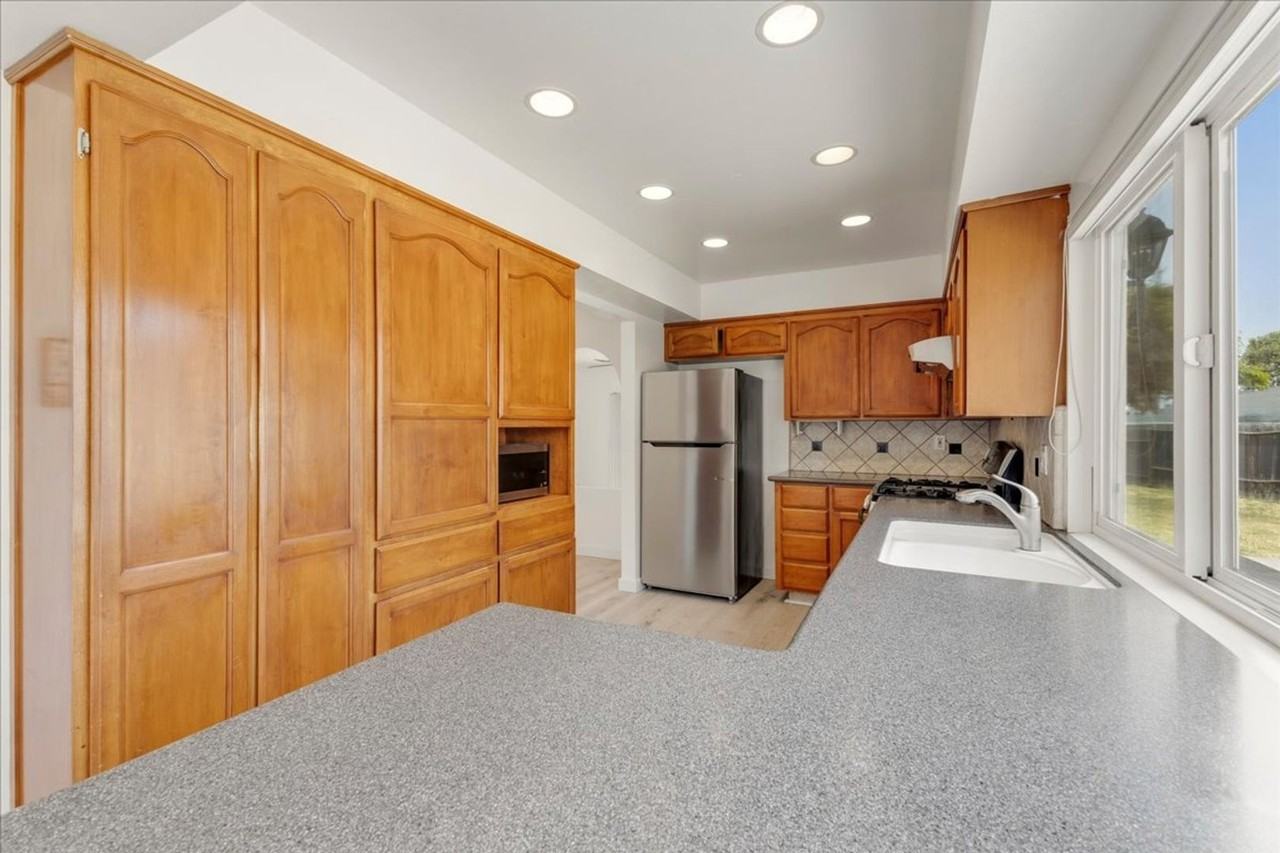 9520 Tan Oak Way - Photo 7 of 30