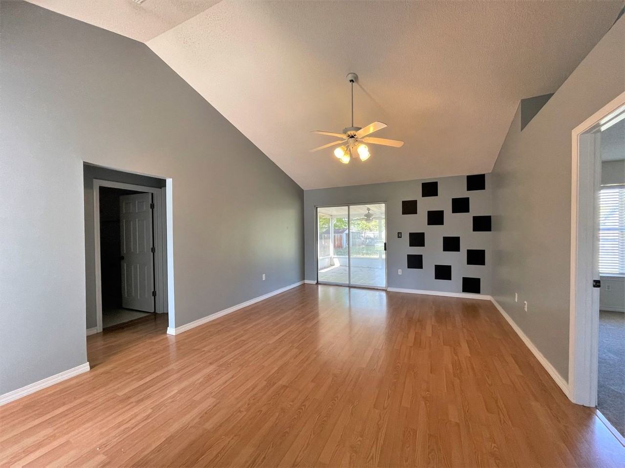 4724 Connor Dr - Photo 4 of 17