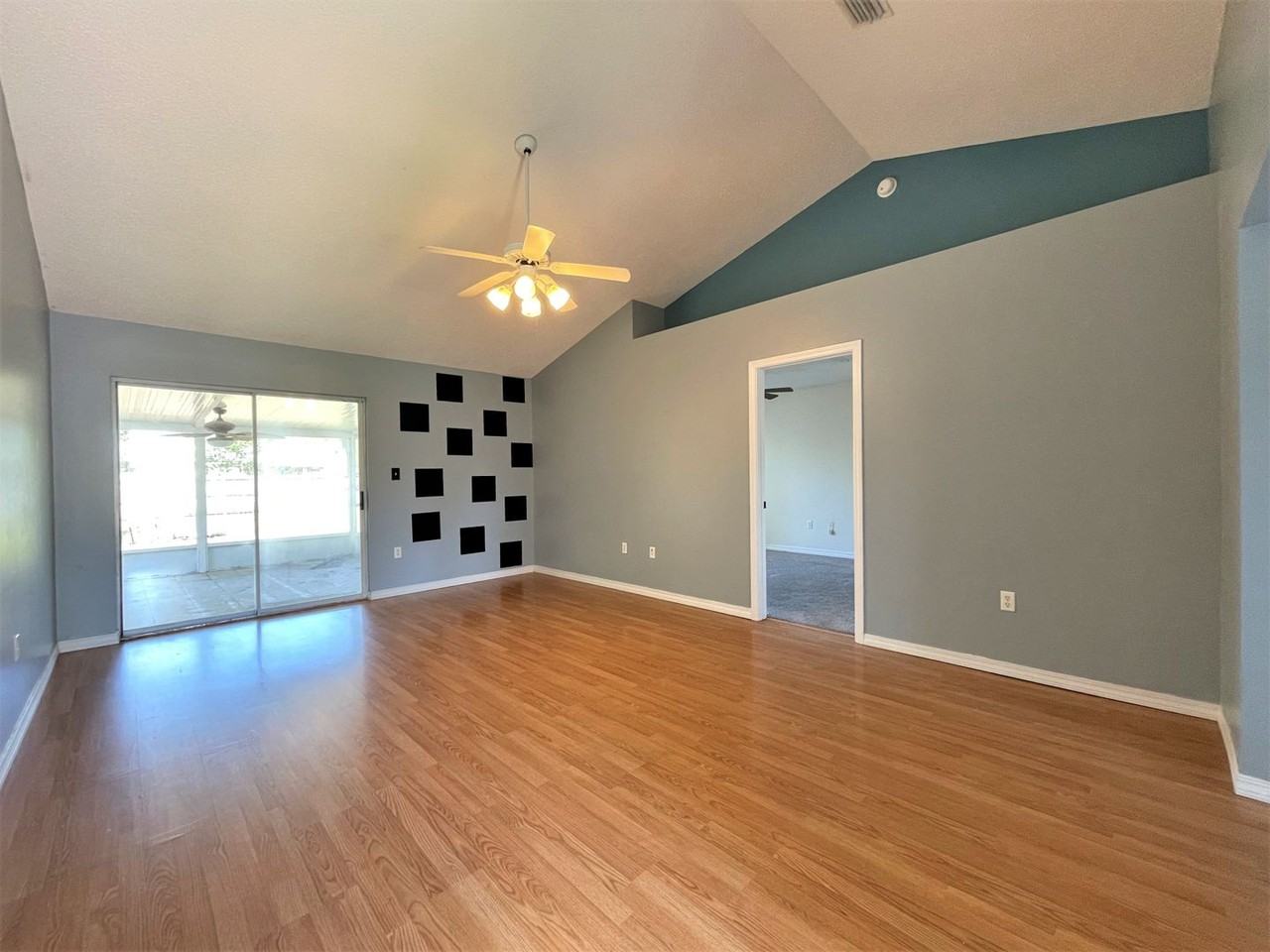 4724 Connor Dr - Photo 5 of 17