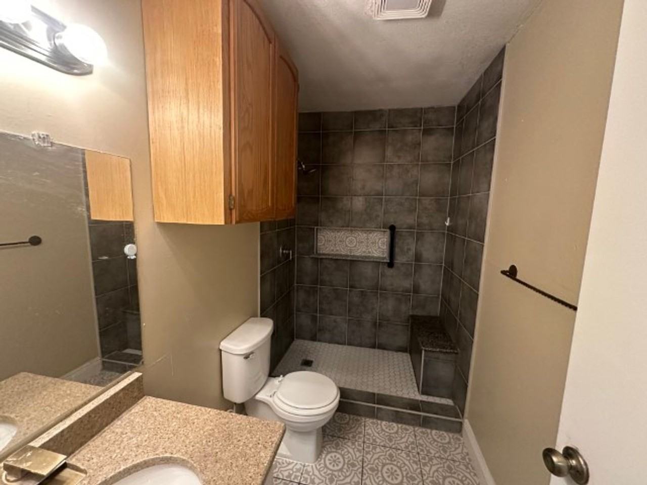 1325 Bitterlake - Photo 4 of 7