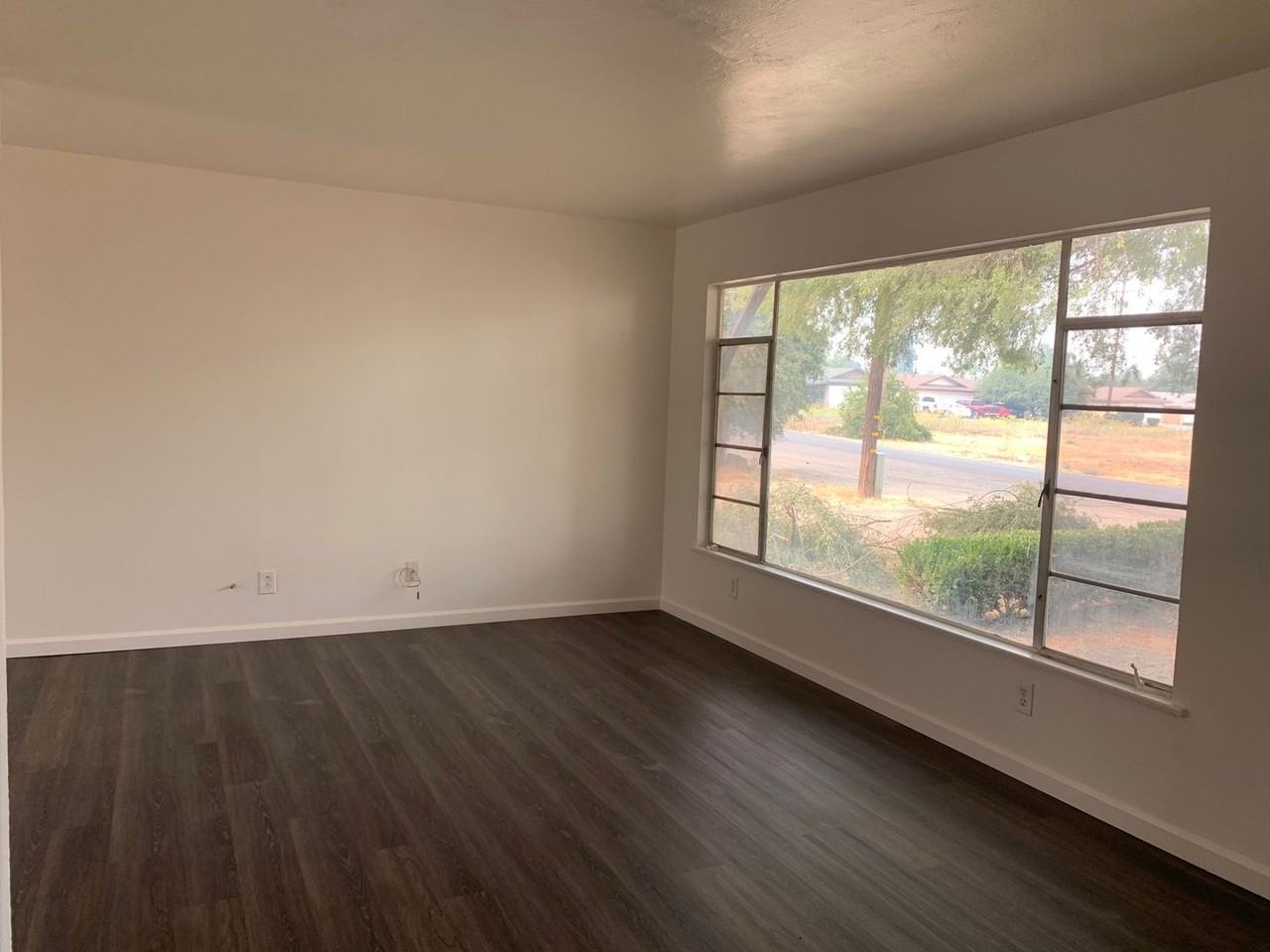 428 N Park St - Photo 2 of 6