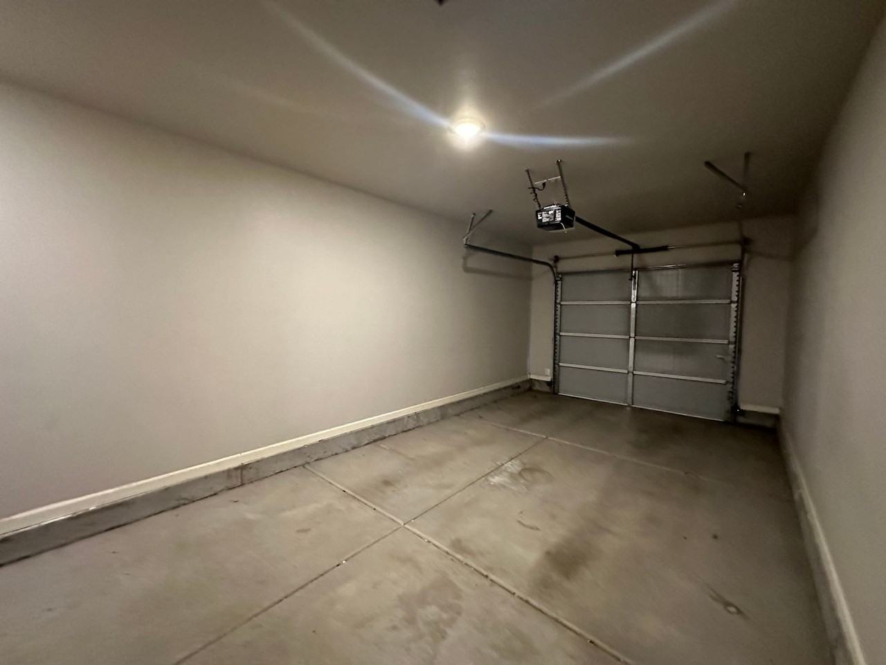 4600 Loch Ln - Photo 3 of 16