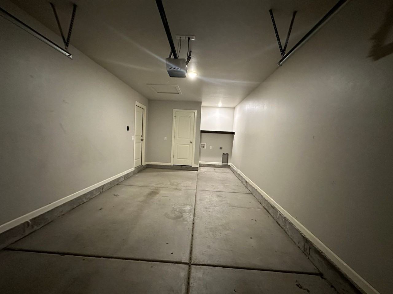 4600 Loch Ln - Photo 4 of 16