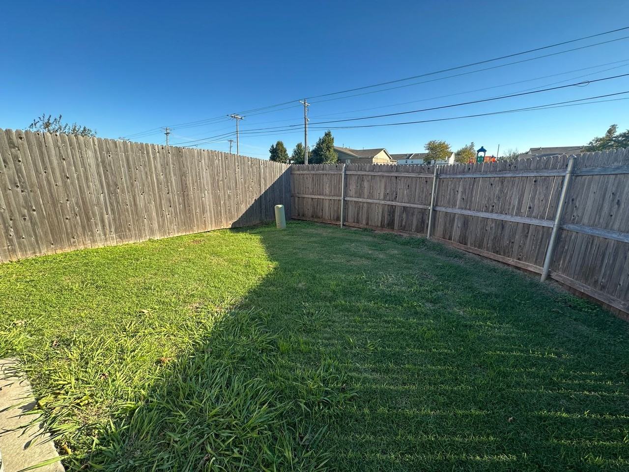4600 Loch Ln - Photo 5 of 16