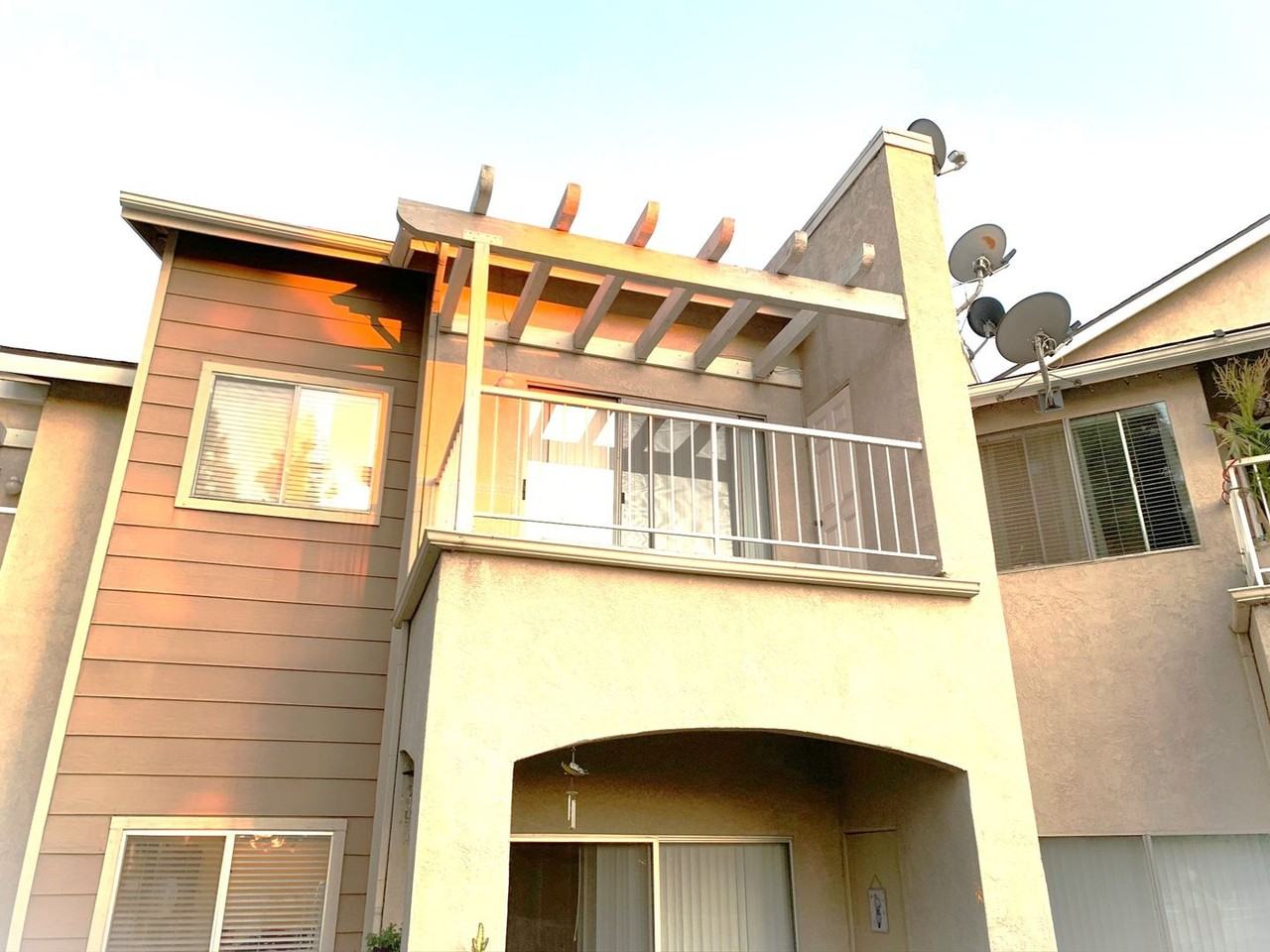 2410 N Towne Ave #3 - Photo 3 of 23